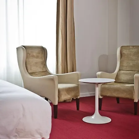 Trusten Hotel *