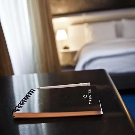 Trusten Hotel *